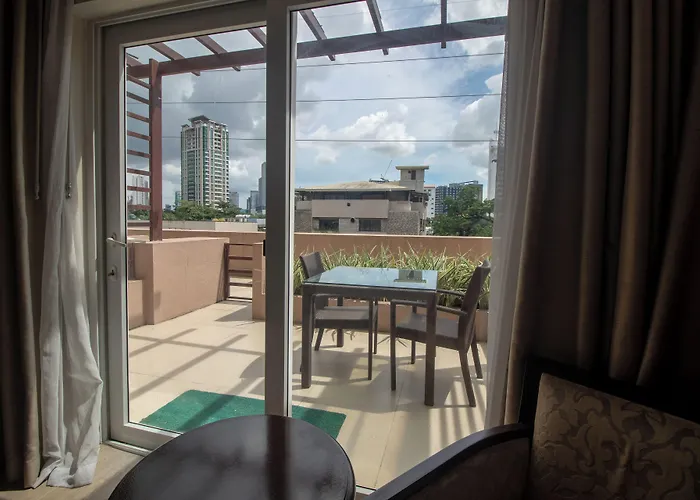 Harolds 4* Cebu