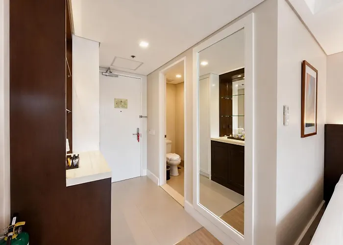 Harolds 4* Cebu